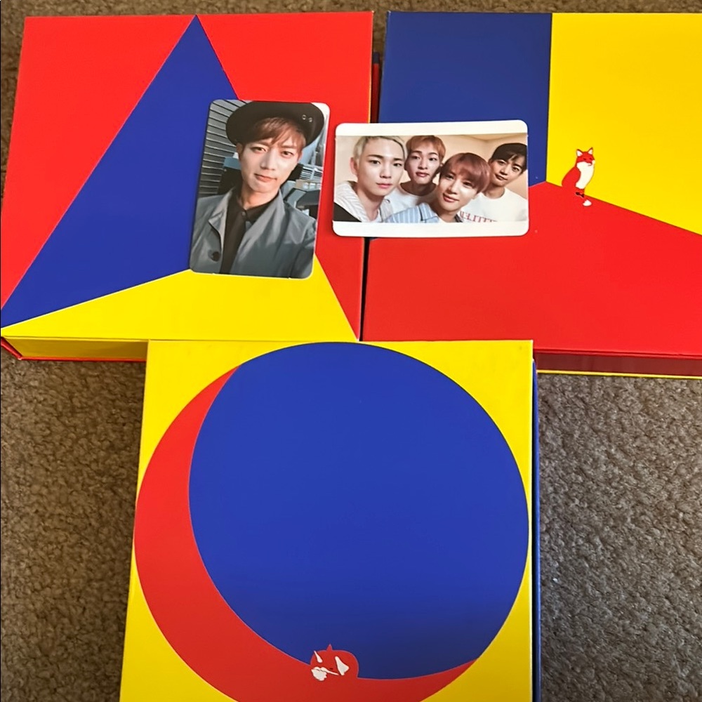 SHINee the story of light- K-Pop Album Set with 2 Photocards